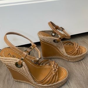 Wedge, Tan, size 7